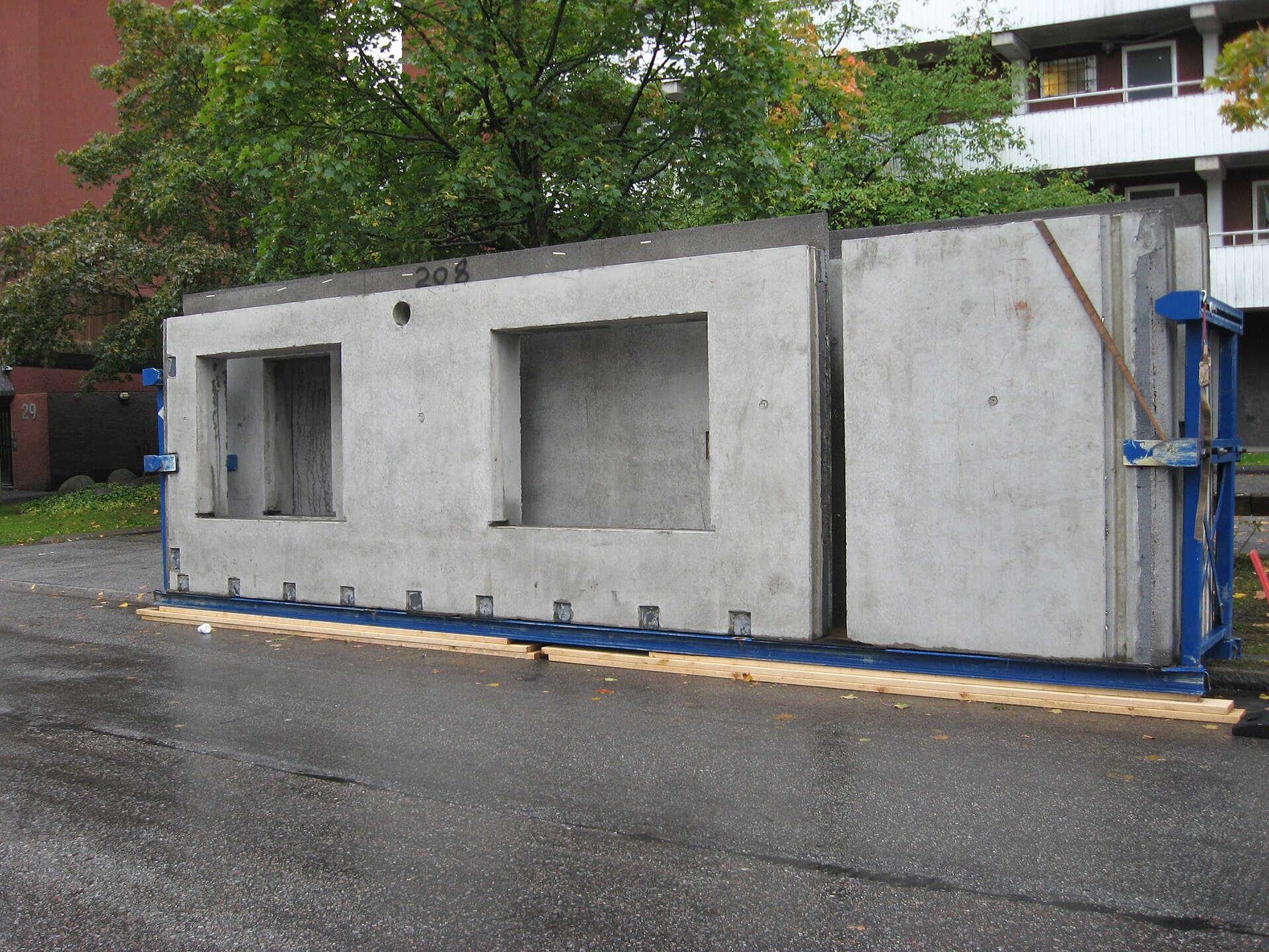 Precast L-shape retaining wall